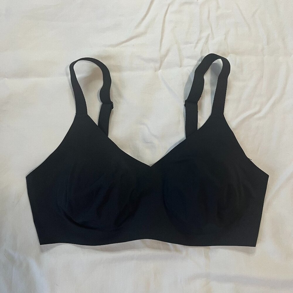 Knit Solid Black Padded V-Neck Evolution Adjustable Bra (NWT) | Size 6